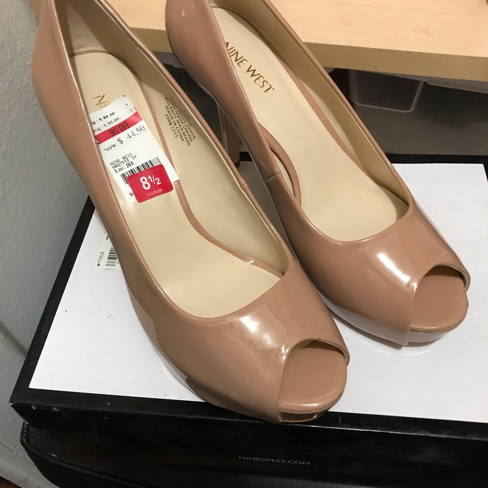 Nine West - Picture 2 of 6